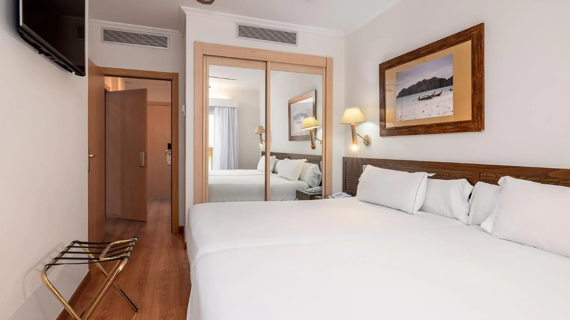 Senator Cadiz Hotel 4*,