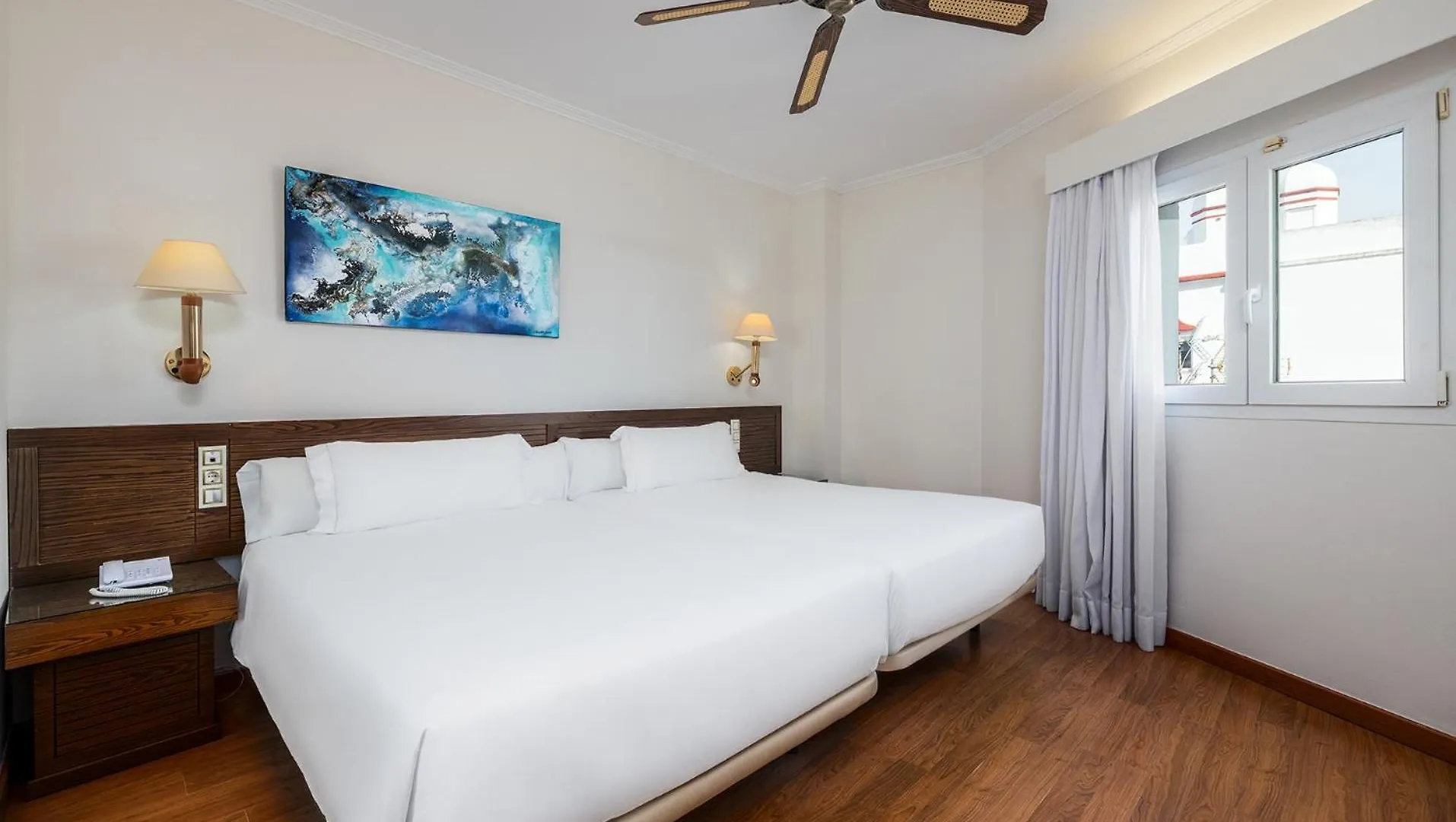 Senator Cadiz Hotel 4*,